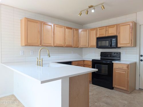 11807 N 76th Ave, Peoria, AZ, 85345-1305 | Card Image