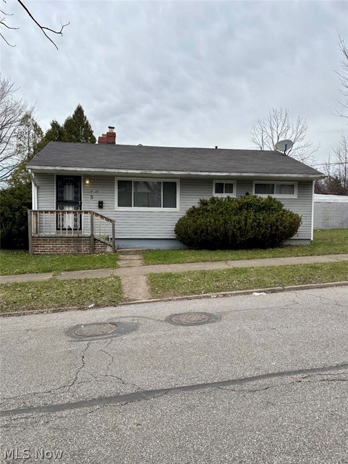 4609 Lee Rd, Cleveland, OH, 44128-3758 | Card Image