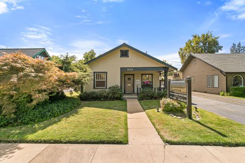 1012 E Jackson St, Medford, OR, 97504-7027 | Card Image