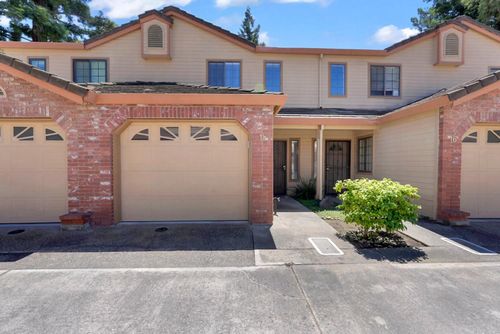 18-2250 Scarborough Dr, Lodi, CA, 95240-6645 | Card Image