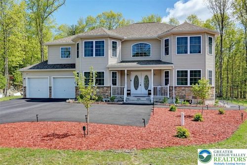 235 Jackie Ct, East Stroudsburg, PA, 18302-8722 | Card Image