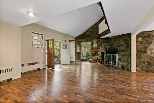 271 Colonel Greene Rd, Yorktown Heights, NY, 10598-6024 | Card Image