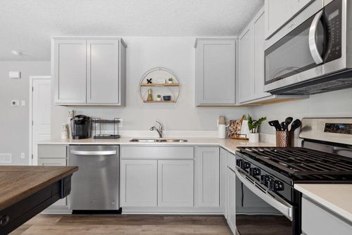 13655 Kaylemore Trl, Rosemount, MN, 55068-2851 | Card Image