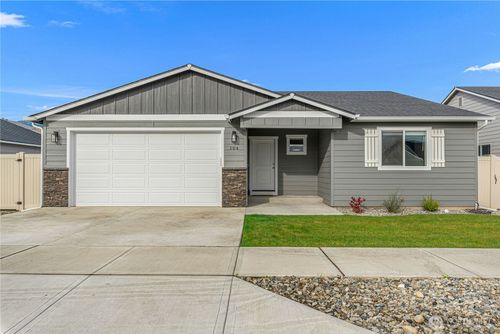 104 Salmon Dr, Wenatchee, WA, 98801-8501 | Card Image
