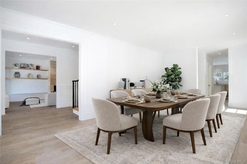 409 Abbey Rd, Manhasset, NY, 11030-2738 | Card Image