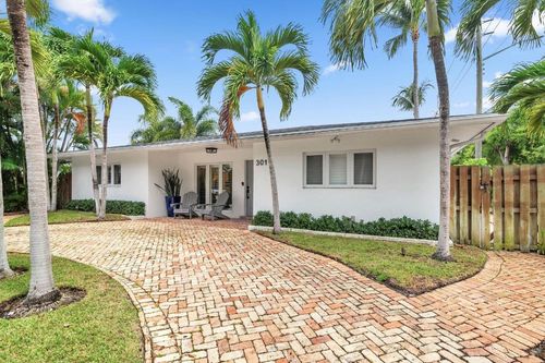 301 Edgewood Dr, West Palm Beach, FL, 33405-1905 | Card Image