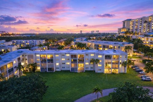 241-608 Ne 2nd St, Dania Beach, FL, 33004-3351 | Card Image