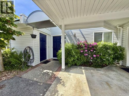 3-699 Dougall Rd, Gibsons, BC, V0N1V8 | Card Image