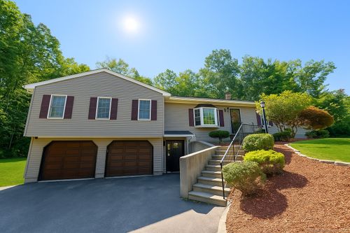 98 Breakneck Hill Rd, Killingly, CT, 06241-1700 | Card Image