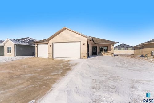 4908 E 65th St Street, Sioux Falls, SD, 57108 | Card Image
