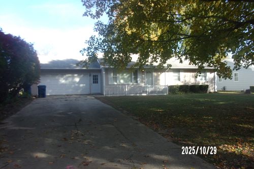 714 Sycamore St, Watseka, IL, 60970-1413 | Card Image