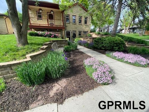 3744 Woods Ave, Lincoln, NE, 68510-1660 | Card Image