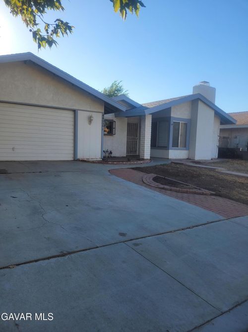 44927 Hanstead Ave, Lancaster, CA, 93535-2770 | Card Image