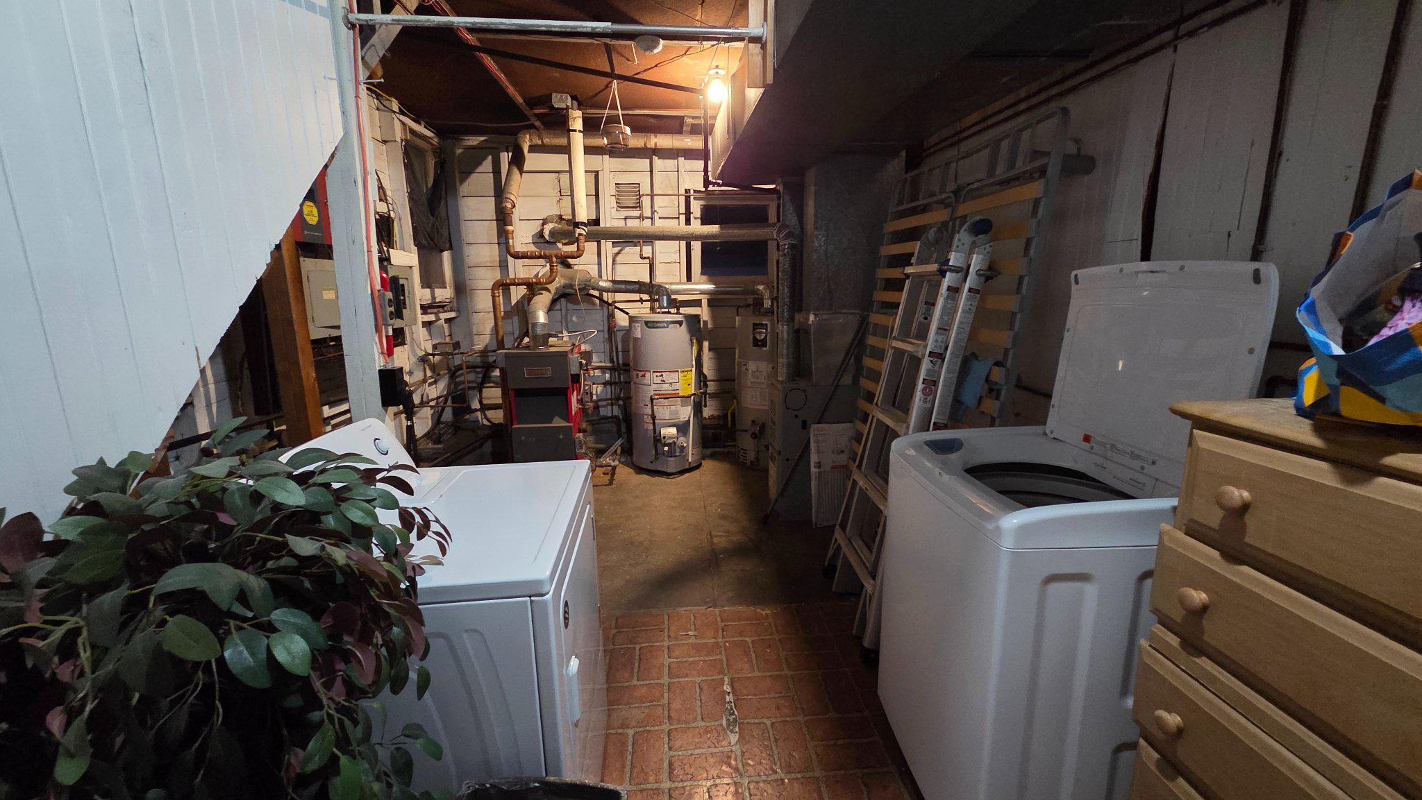 Residential Lease in HAMILTON TOWNSHIP 3