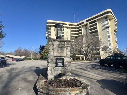 apt-208-6666 Brookmont Ter, Nashville, TN, 37205-4633 | Card Image