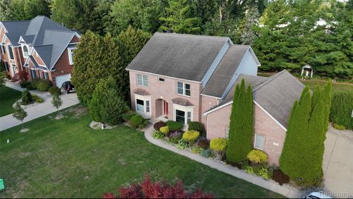 10 Cobblestone Pl, Saginaw, MI, 48603-3545 | Card Image