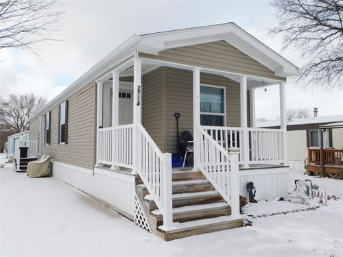 2714 E Park Ln, Erie, PA, 16506-1424 | Card Image