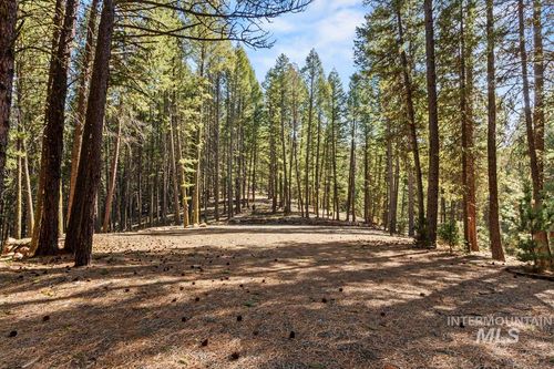 150 Mountain Air Dr, Cascade, ID, 83611 | Card Image