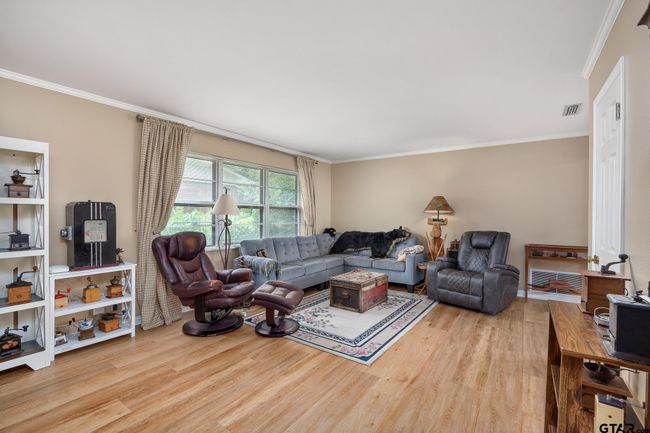 311 E Amherst Dr, House other with 3 bedrooms, 2 bathrooms and null parking in Tyler TX | Image 4