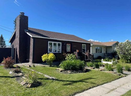 5015 8 Ave, Edson, AB, T7E1K6 | Card Image