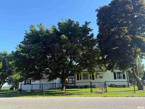 704 Washington St, New Windsor, IL, 61465-5125 | Card Image