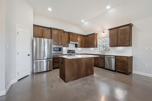 1021 N Maple St, Muenster, TX, 76252-2005 | Card Image