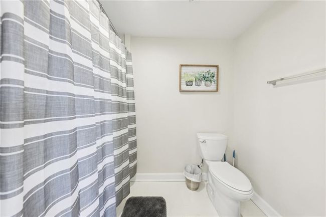 APT-405 - 2161 Peachtree Rd Ne, Condo with 2 bedrooms, 2 bathrooms and 1 parking in Atlanta GA | Image 21