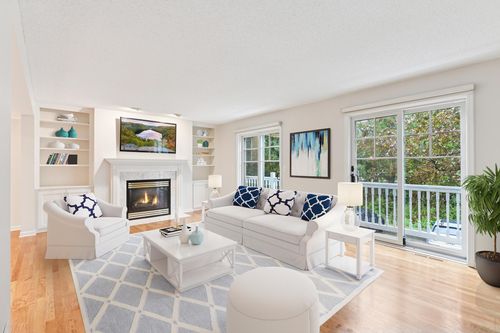 204 Central Ave S, Wayzata, MN, 55391-1818 | Card Image