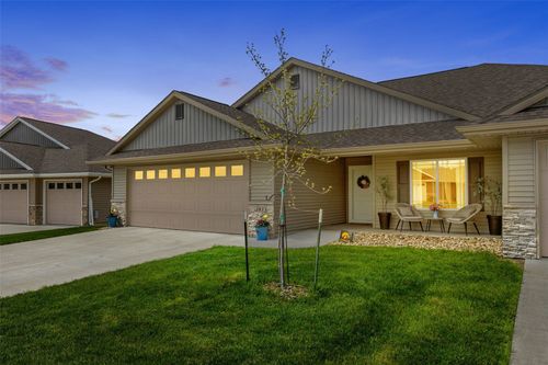 3913 Bluebird Dr Sw, Cedar Rapids, IA, 52404-2076 | Card Image