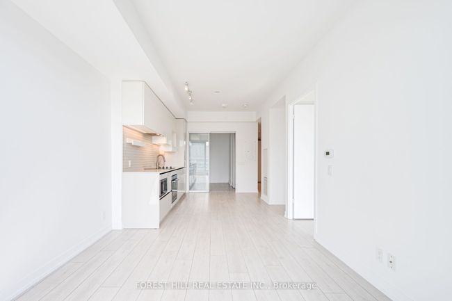 1506 - 5 Buttermill Ave, Condo with 2 bedrooms, 2 bathrooms and 1 parking in Vaughan ON | Image 10