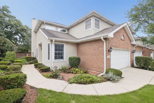 14552 Club Circle Dr, Oak Forest, IL, 60452-1063 | Card Image