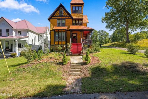 28 Hill St, Big Stone Gap, VA, 24219-2571 | Card Image