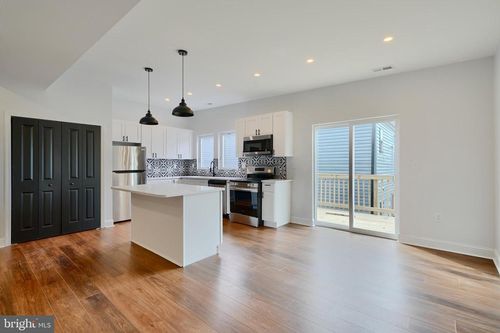 2-3860 Falls Rd, BALTIMORE, MD, 21211-1828 | Card Image