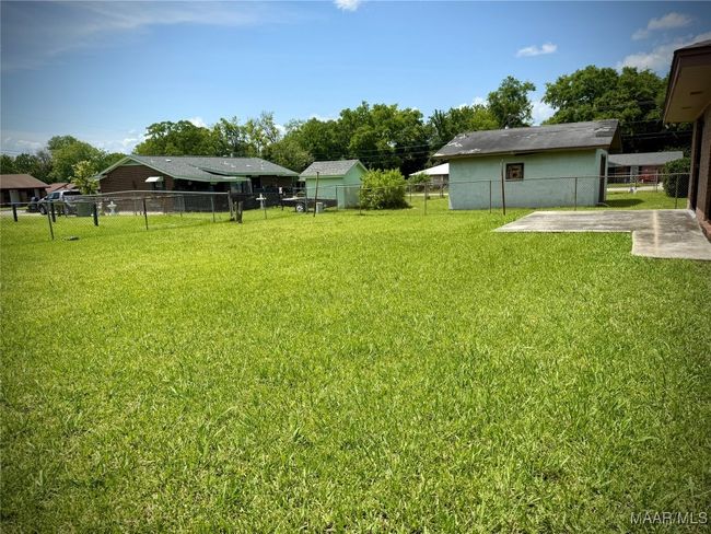 Fenced Backyard | Image 8
