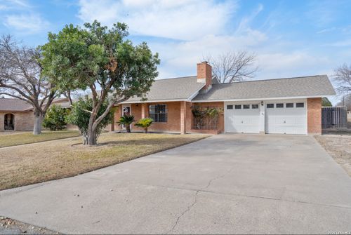 201 Peacepipe Trl, Del Rio, TX, 78840-2006 | Card Image