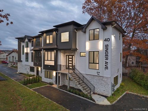 214-40 Singer Ave, Spring Valley, NY, 10977-5465 | Card Image