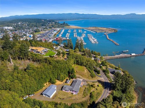 193 Robert Gray Dr Sw, Ilwaco, WA, 98624-9164 | Card Image