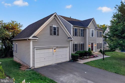 889 Ballou St, HERNDON, VA, 20170-3201 | Card Image