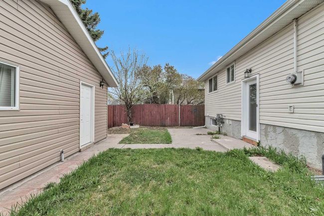 3248 Dovercliffe Rd Se, House other with 5 bedrooms, 2 bathrooms and 2 parking in Calgary AB | Image 36