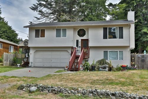 1271 Rickover Dr, Coupeville, WA, 98239-4100 | Card Image