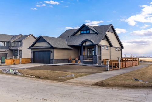 349 Limestone Bay, Balzac, AB, T4B5T5 | Card Image
