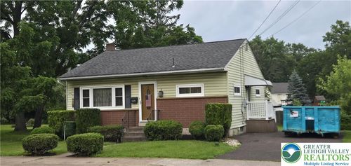 235 S Main St, QUAKERTOWN, PA, 18951-1144 | Card Image