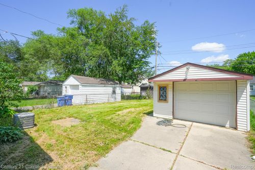 26234 Pennie St, Dearborn Heights, MI, 48125-1462 | Card Image