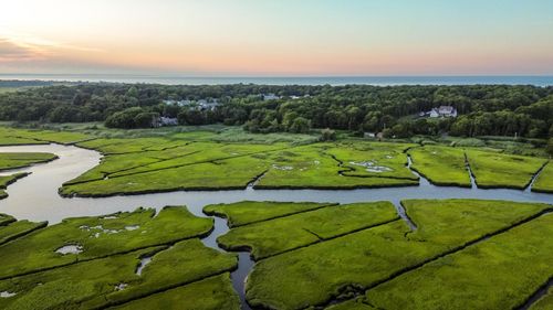 566 Route 6a, East Sandwich, MA, 02537-1437 | Card Image