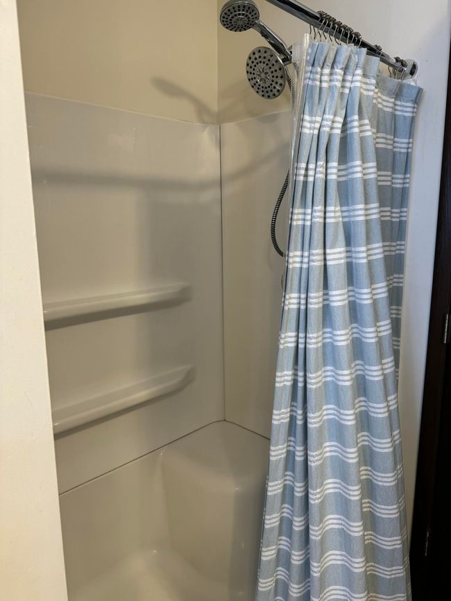 Full Bathroom 2 | Image 26