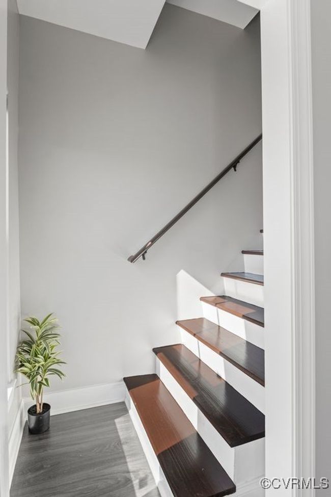 Stairs leading to 2nd floor bonus space | Image 22