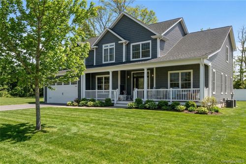 9 Saber Ln, Kings Park, NY, 11754-2828 | Card Image