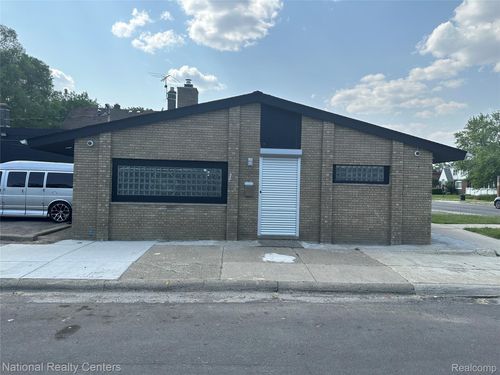 11101 Morang Dr, Detroit, MI, 48224-1702 | Card Image