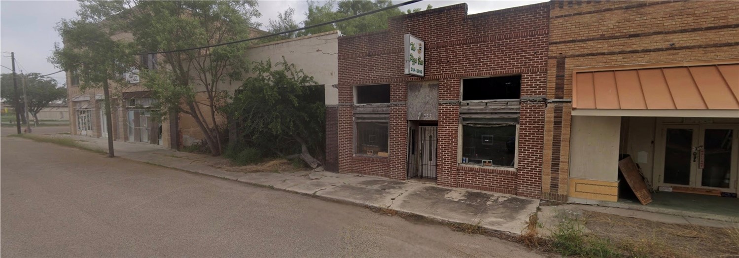Commercial Sale in Bishop 3