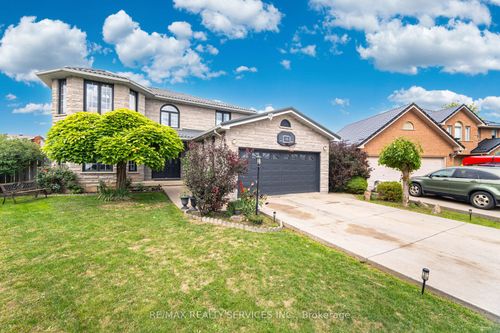 2 Morningstar Crt, Hamilton, ON, L8W3E1 | Card Image